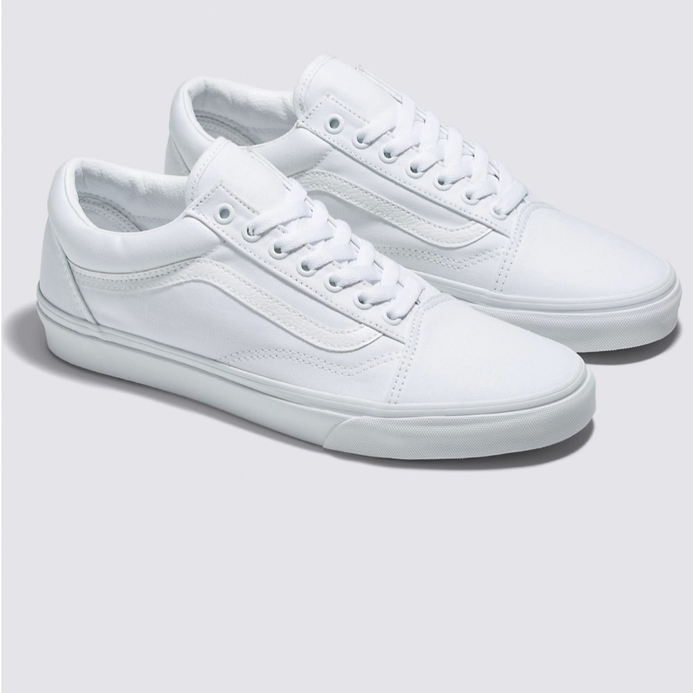 White old sloop canvas shoe